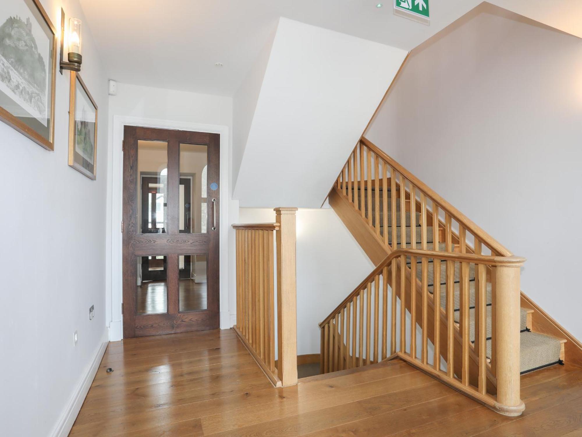 Harlech Apartments - Efnisien Экстерьер фото